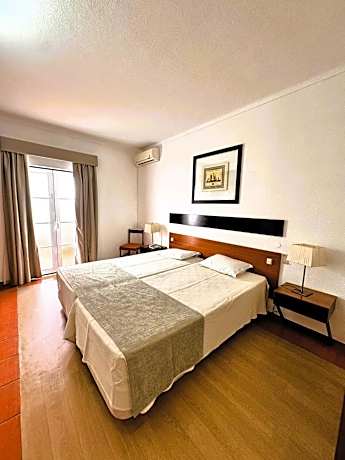 Deluxe Double Room (2 Twin Beds and 1 Twin Sofa Bed)