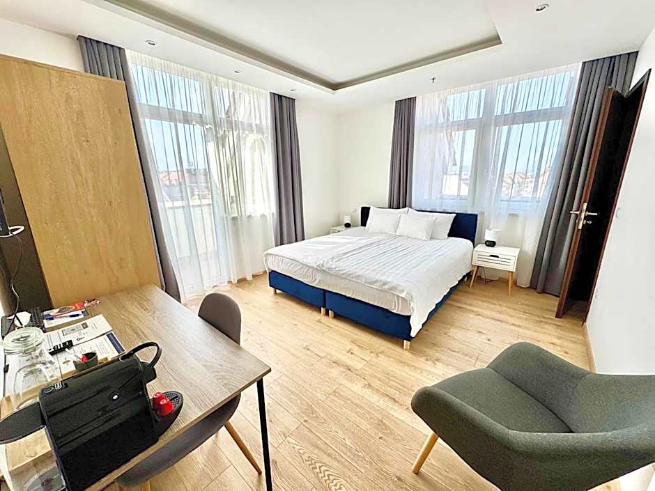 Rooftop City Residence with Underground Parking