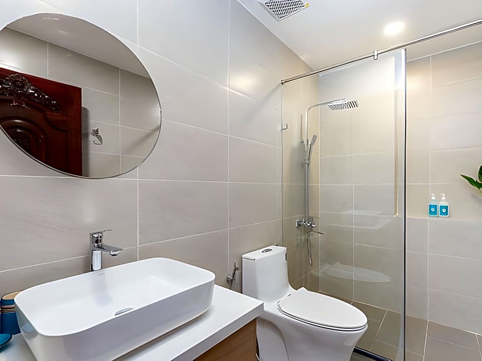 SAZI Resin Hotel - Free Nails HairWash