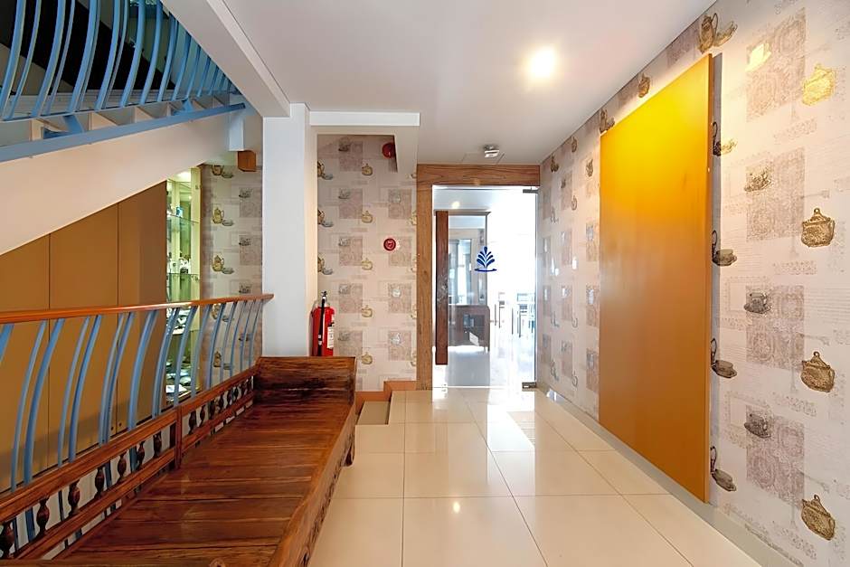 Rhadana Hotel