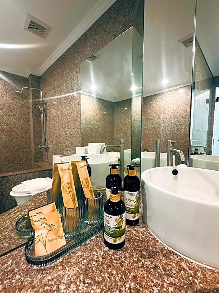 Ocean Pie Phuket - Adult Only