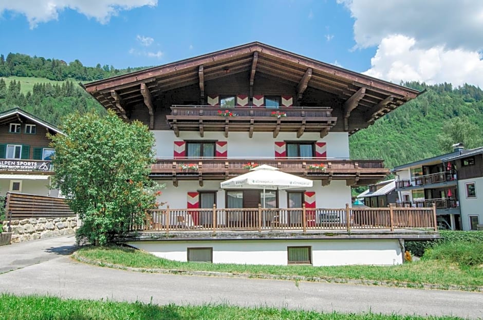 Bhome Gästehaus b&b / Apartments