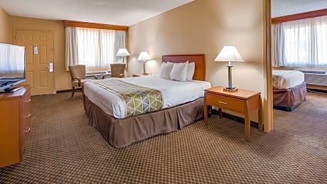 Family Room - Upper Floor - Non-Smoking - No Pets