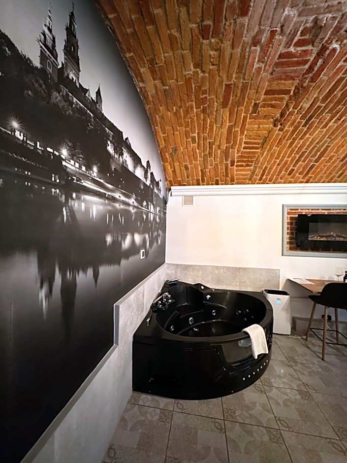 UNDERGROUND Jacuzzi Rooms