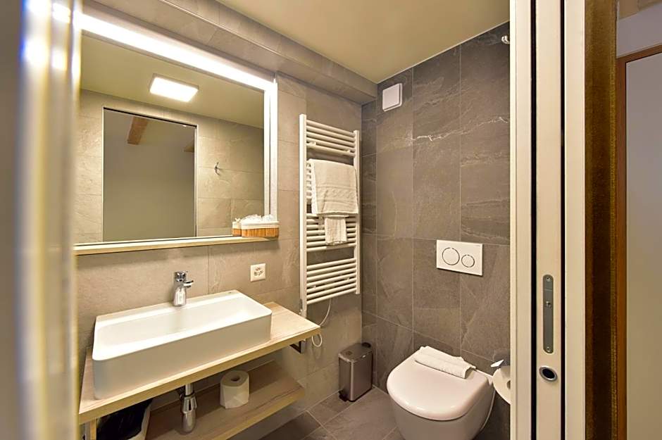 Hôtel Rousseau Plus