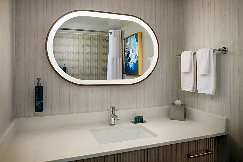 DoubleTree by Hilton Brunswick