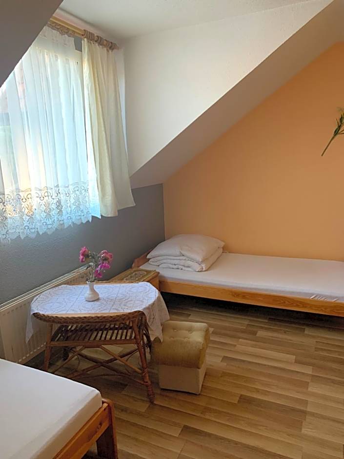 Tanie Noclegi Bartek