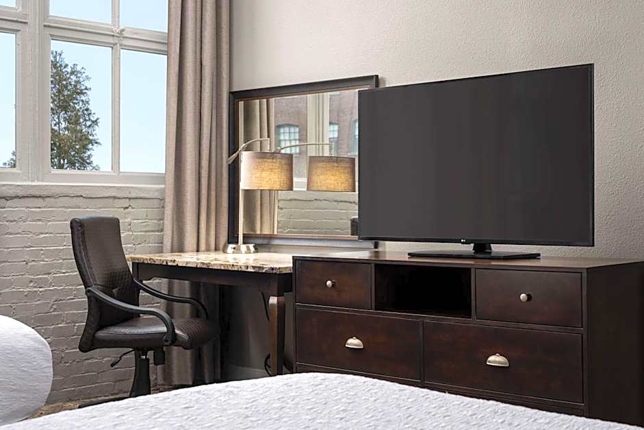 Hampton Inn By Hilton & Suites New Orleans-Convention Center