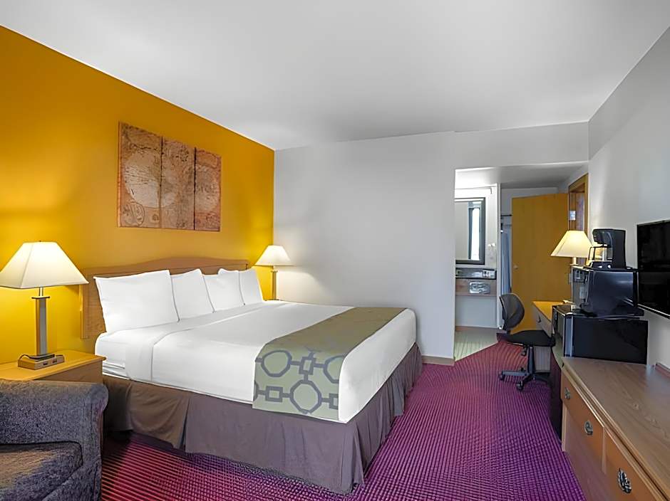 Baymont Inn & Suites by Wyndham Fargo