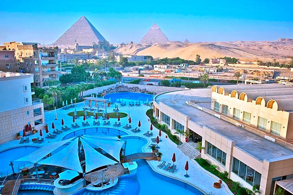 Le Meridien Pyramids Hotel & Spa