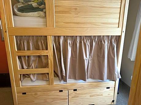 Bed in 6-Bed Mixed Dormitory Room