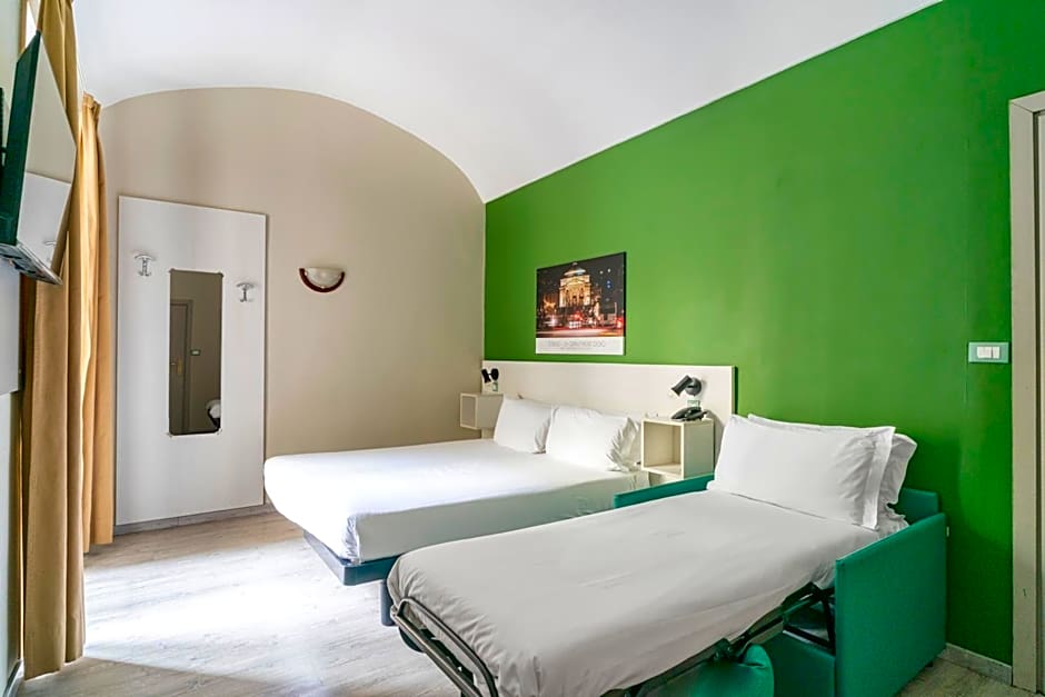 Green Class Hotel Astoria
