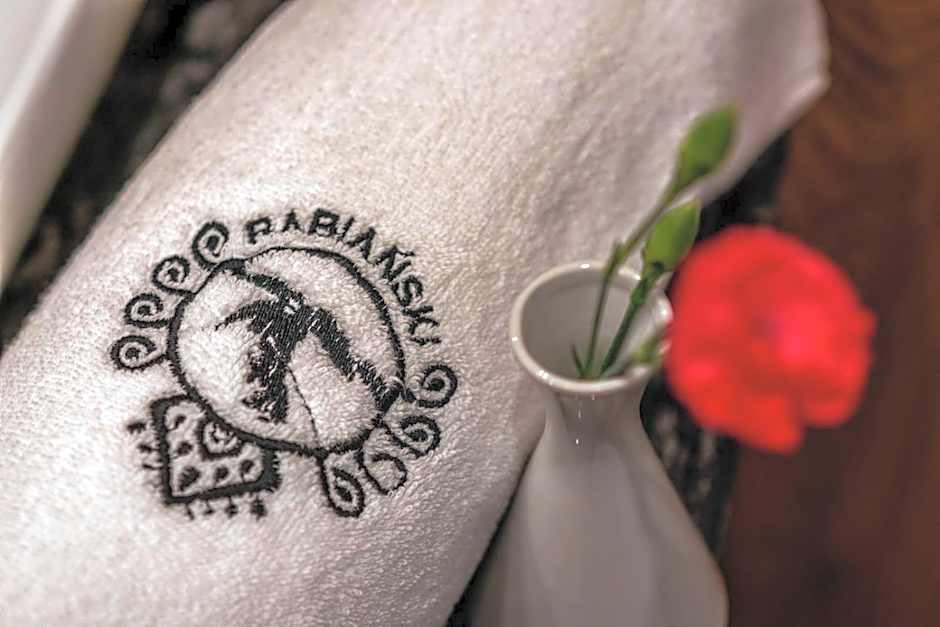 Aparthotel Rabiań-SKI 10metrów do wyciagu połączonego z całą Kotelnicą na miejscu wypoożyczalnia z serwisem