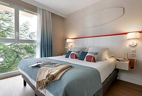 Superior One-Bedroom Apartment with Sleeping Alcove (6 People) - Garden View