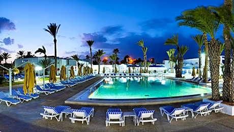 Hari Club Beach Resort