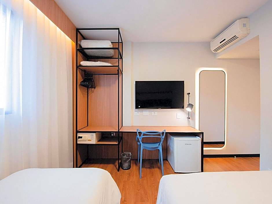 Ibis Curitiba Shopping