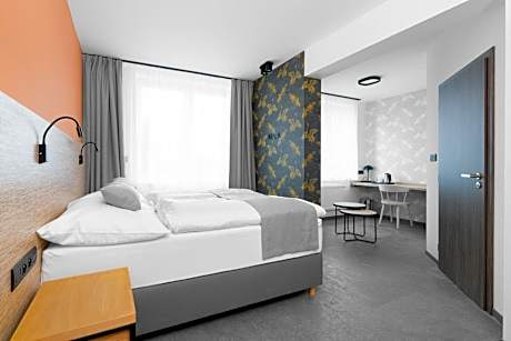 King Room with Roll-In Shower - Disability Access