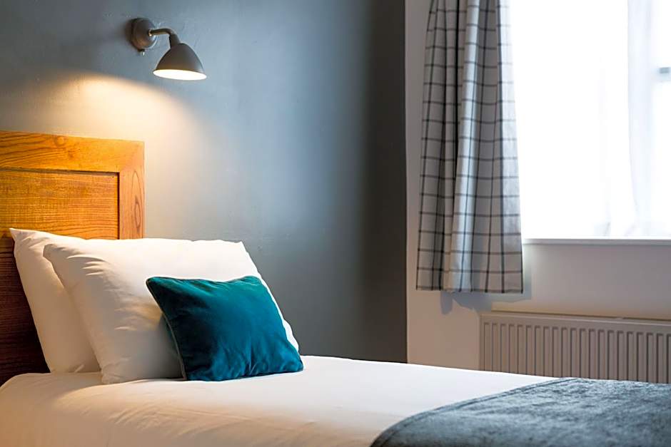 White Hart by Chef & Brewer Collection