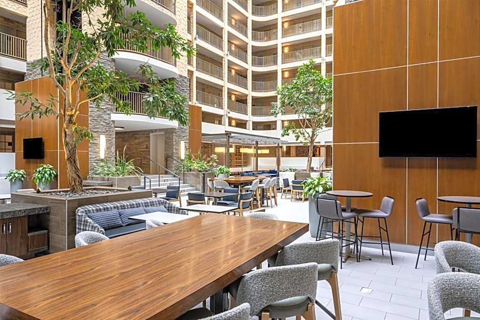 Embassy Suites by Hilton Minneapolis Bloomington Edina
