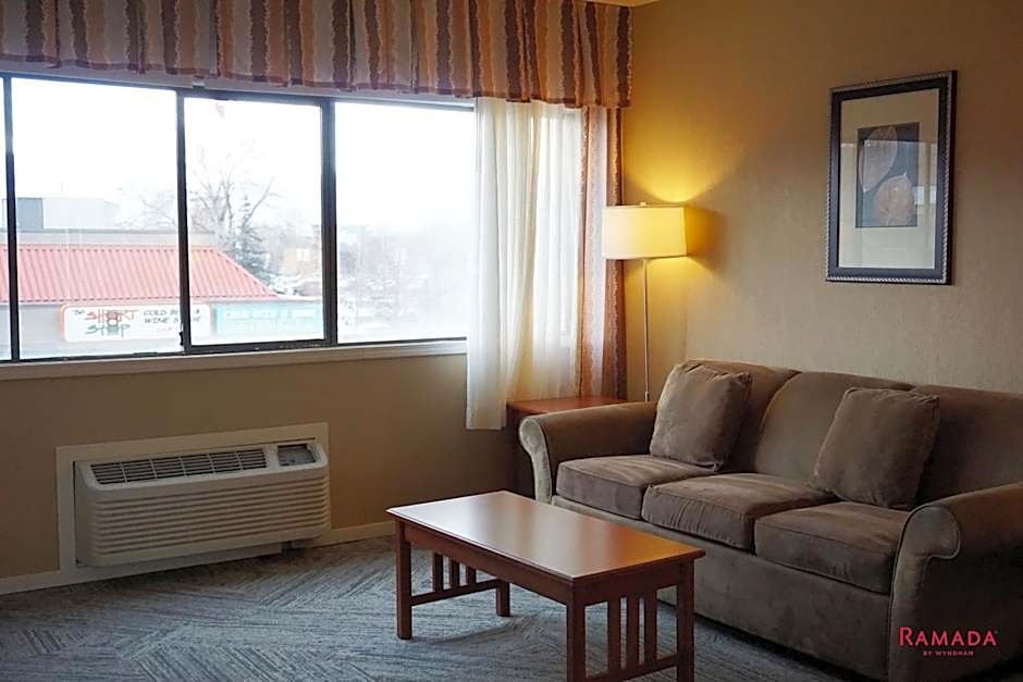 Ramada Hotel & Conference Center by Wyndham Kelowna