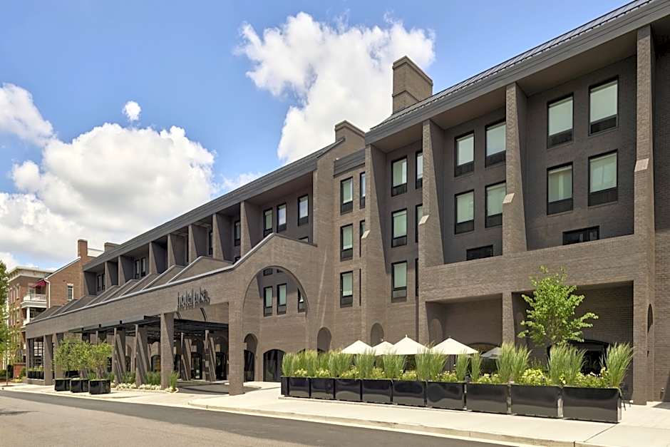 Hotel AKA Alexandria