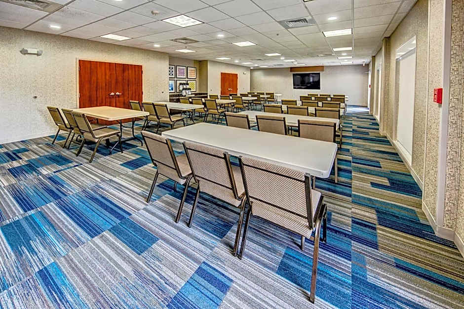 Holiday Inn Express Hotel & Suites Cookeville By IHG
