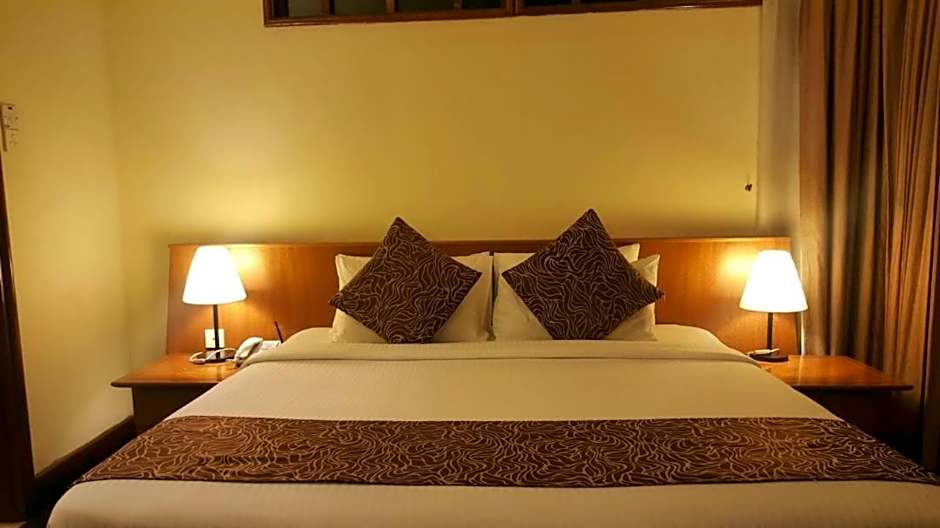 THE LAGOON WATER CHALET