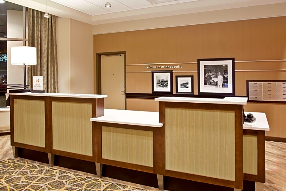 Hampton Inn By Hilton & Suites Minneapolis/Downtown