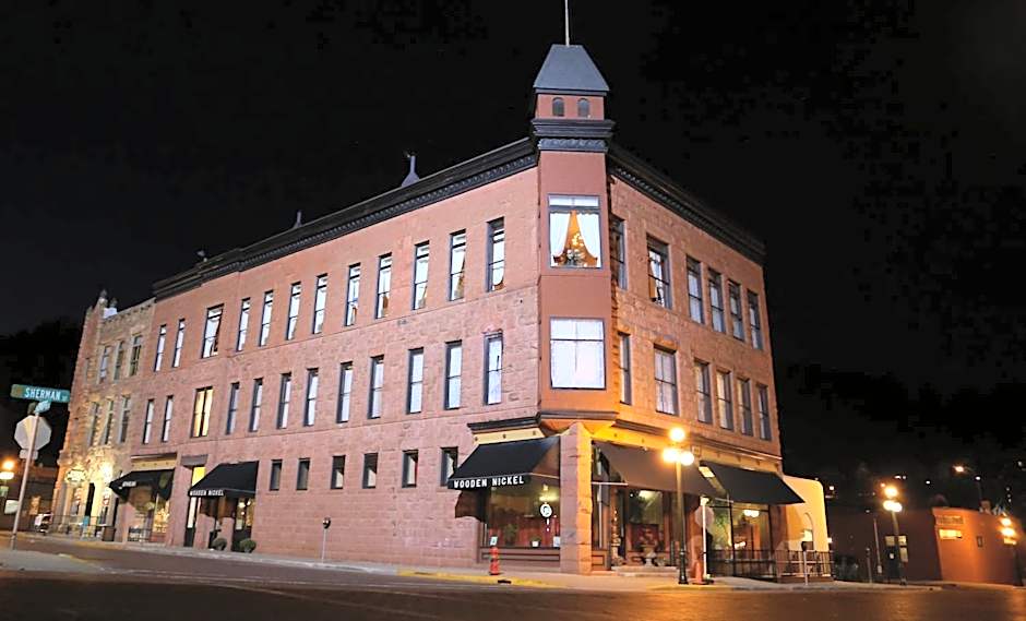 Martin & Mason Hotel