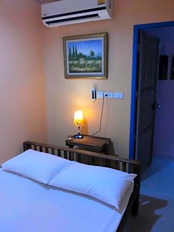 Small Double Room with Shared Bathroom