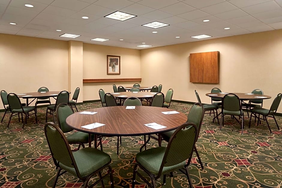 Hampton Inn By Hilton Belle Vernon