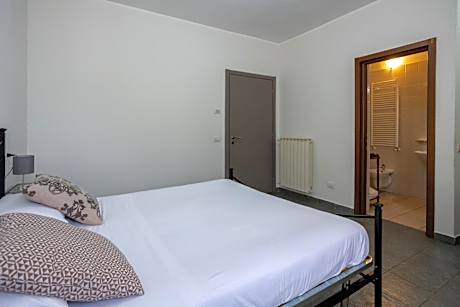 Economy Double or Twin Room with Lake View