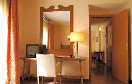 Triple Room (2 Adults + 1 Child)