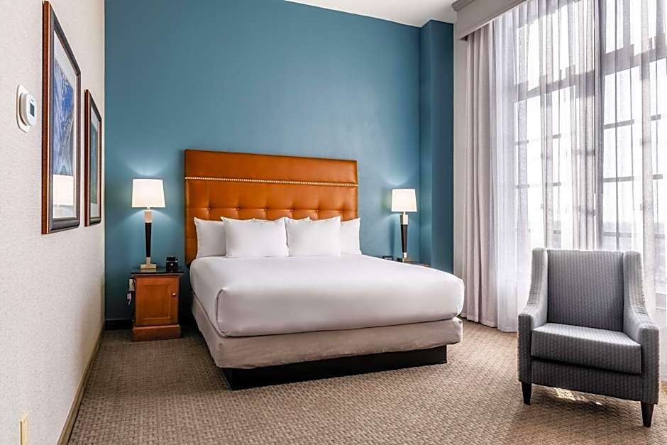 Drury Plaza Hotel Broadview Wichita