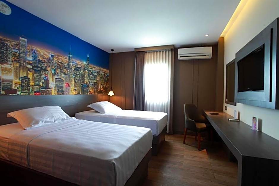 Plaza Hotel Tegal