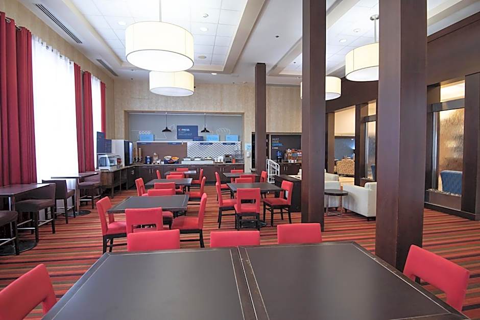 Holiday Inn Express Hotel & Suites Chatham South By IHG