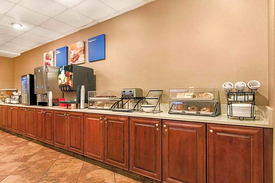 Comfort Inn & Suites Omaha Central