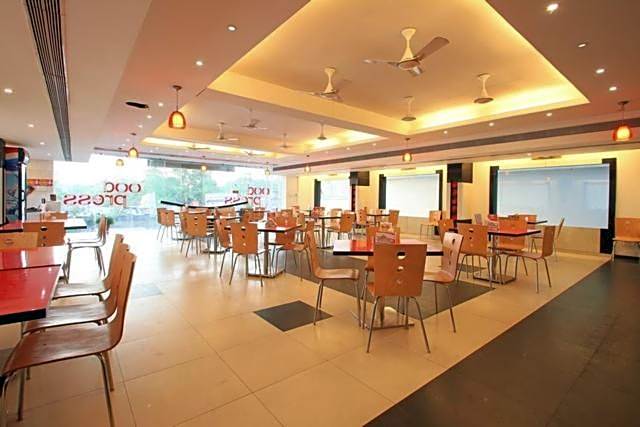 Hotel Sheela Shree Plaza