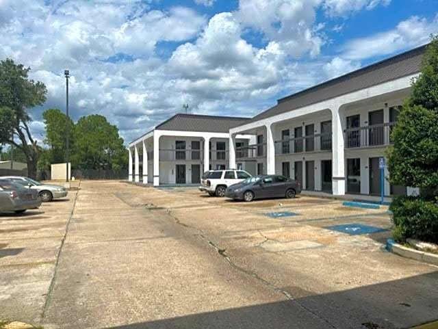 Motel 6 Baton Rouge East, LA I12