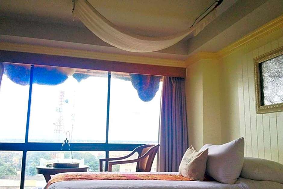 PLOY PALACE MUKDAHAN