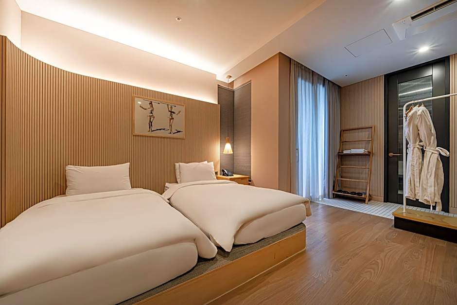 Hound Garden&Terrace Hotel