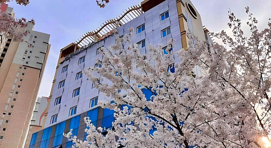 Golden Business Hotel