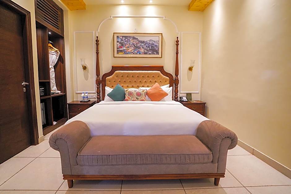 Photo 1 of 7 of Presidential Apartment
