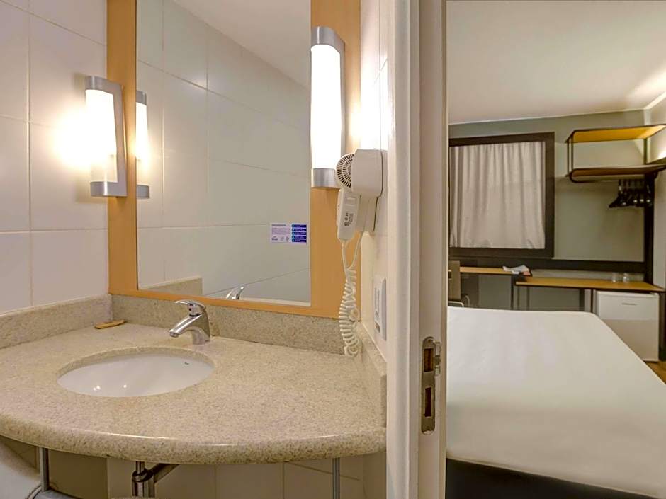 Ibis Vitoria Praia de Camburi