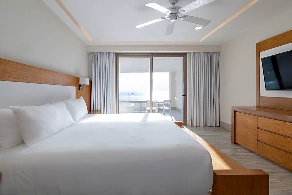 Izla Beach Front Hotel