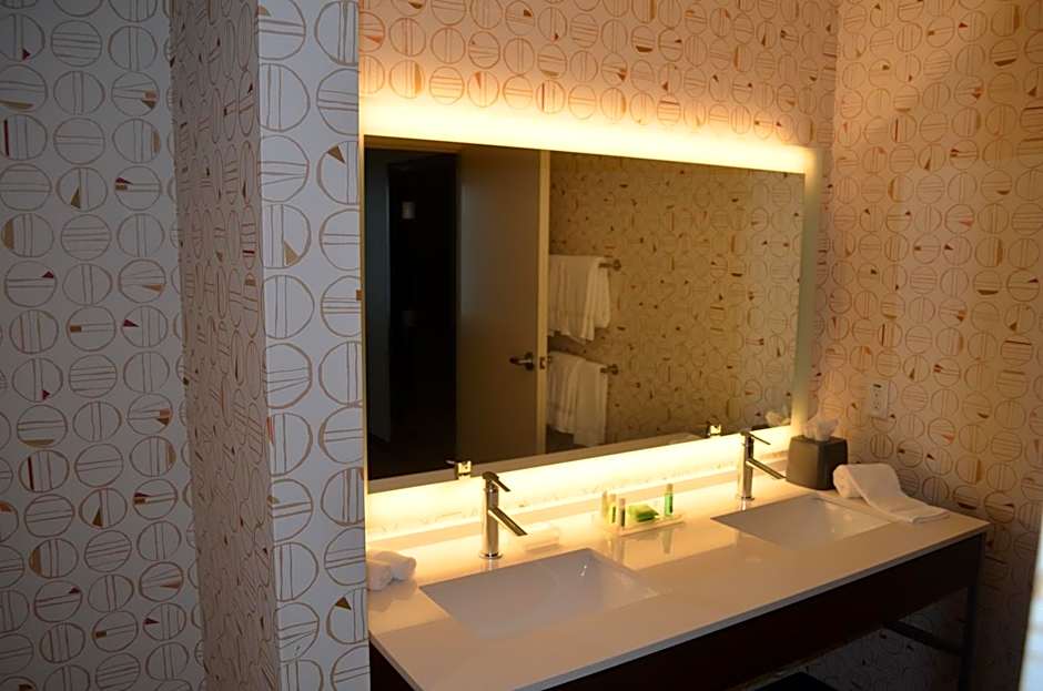 Holiday Inn NW Houston Beltway 8 By IHG