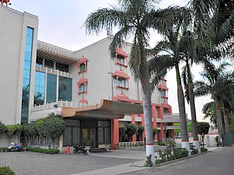 Hotel Jabali Palace