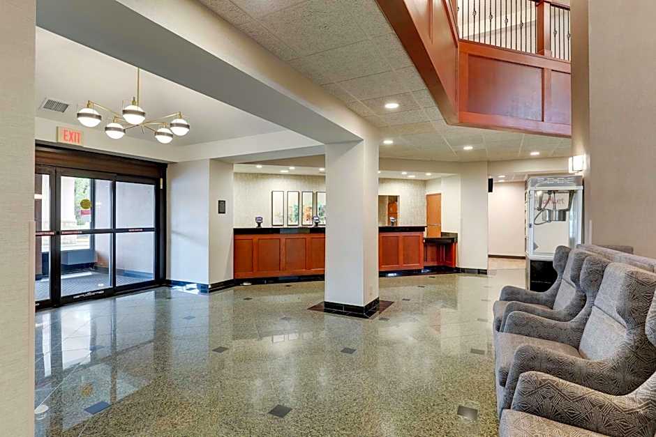 Drury Inn & Suites Birmingham Lakeshore Drive