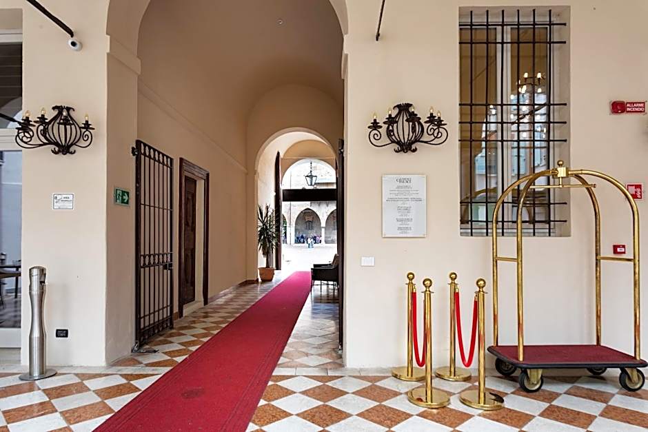 Cà Uberti Palace Hotel