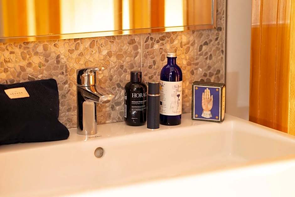 Midnight Hotel Paris